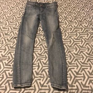 H&M’s skinny jeans